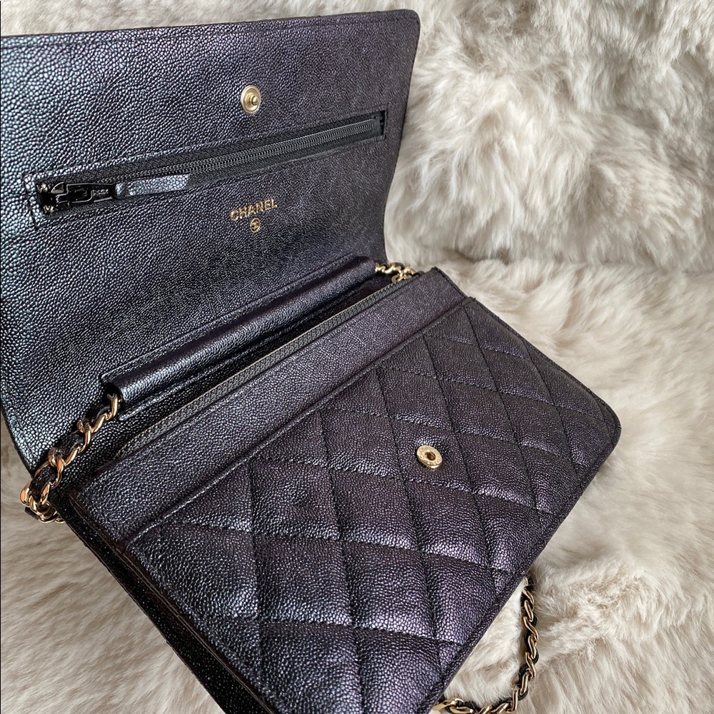 SOLD Chanel wallet on chain in iridescent caviar - Picture 11 of 14